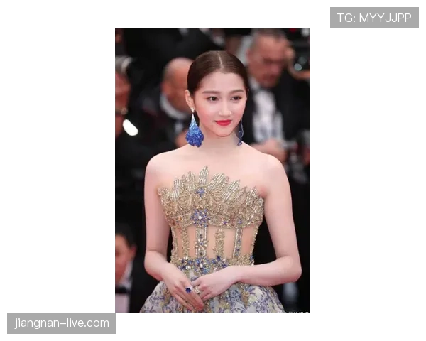 杜丽连买菜都像走红毯，这生活标准也太让人傻眼了吧！